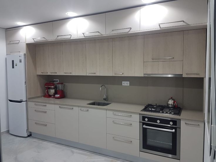 Klasicna kuhinja po mjeri u drvenoj boji